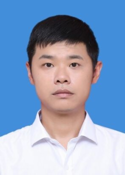袁家岗社区综合治理专干那晖.jpg