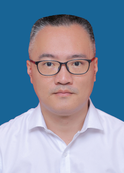 七牌坊社区副书记杨鑫.jpg