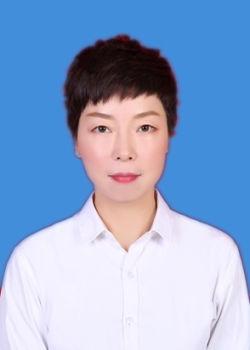 大坪正街社区副主任李莉.png