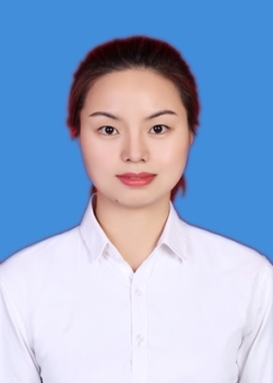 大坪正街社区副主任秦红.png