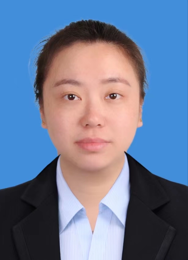张怡.jpg