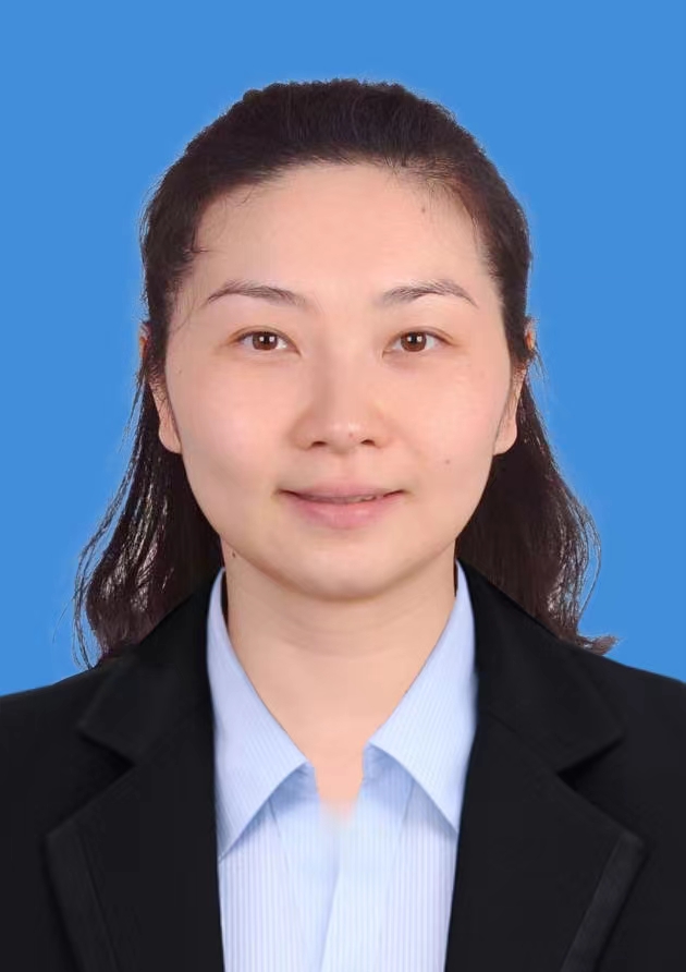 陆馨.jpg