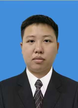 鞠垄华.jpg