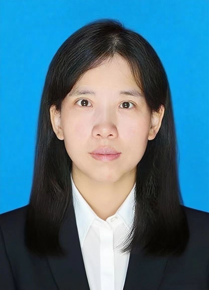 李颖.jpg