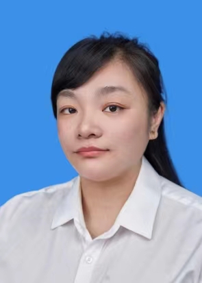 社区党委副书记李颖.jpg