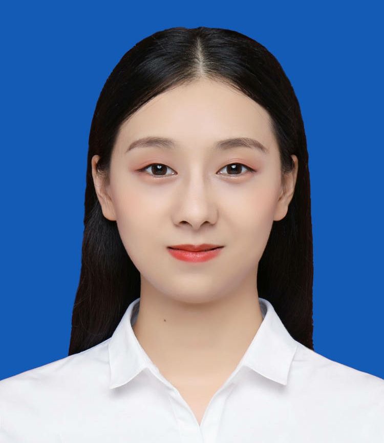 李英.jpg