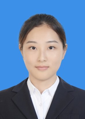 陈依萃.jpg