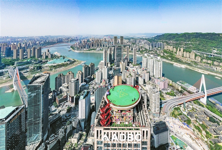 渝中半岛两江环抱,高楼林立。记者 王 欢 摄.jpg