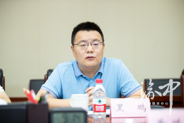渝中区委副书记区长黄茂军会见龙湖集团重庆公司总经理黑鹏一行持续