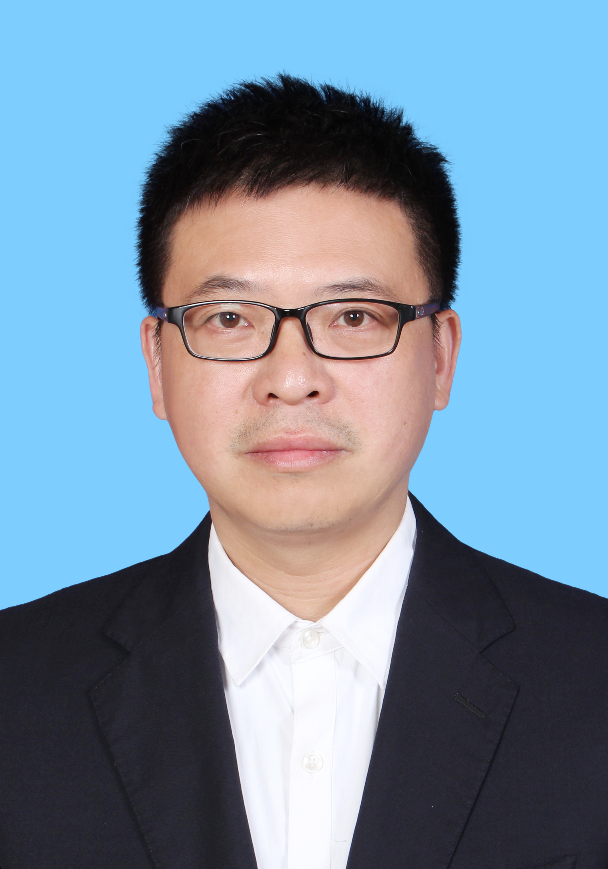 江华赓.jpg