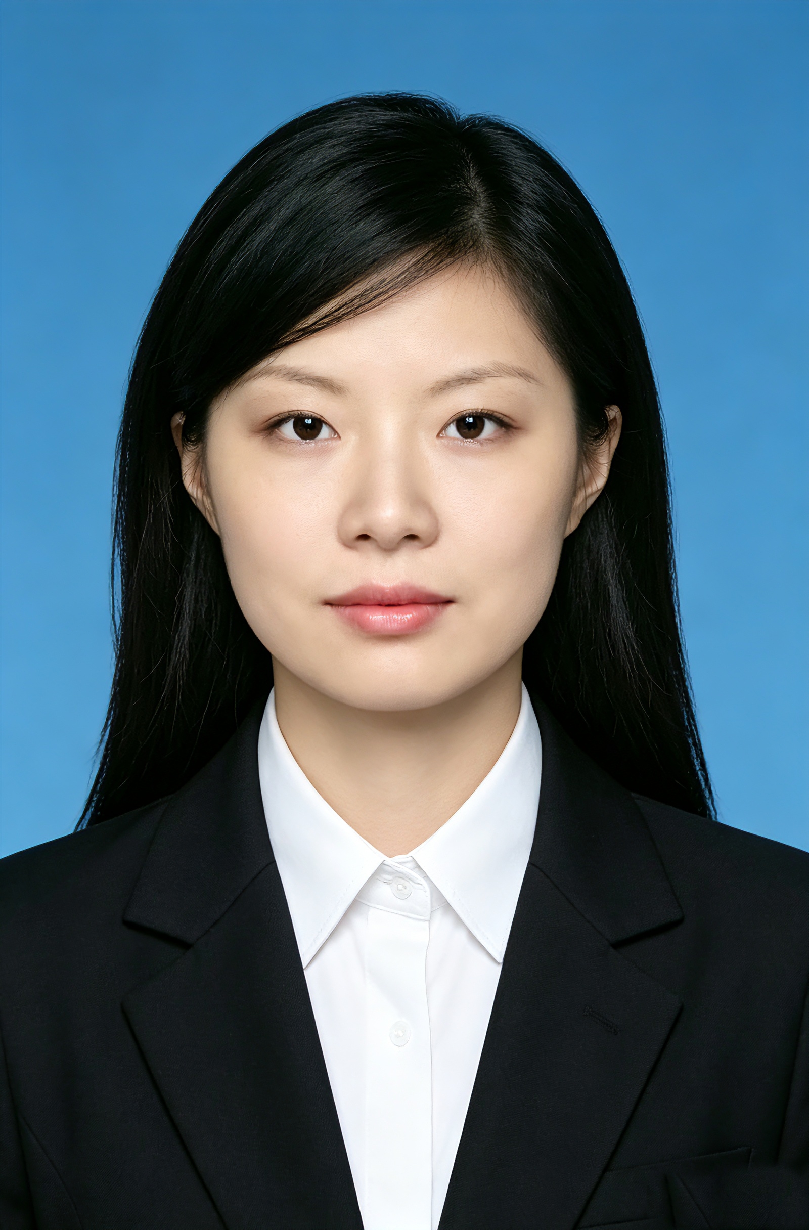 何哲.jpg