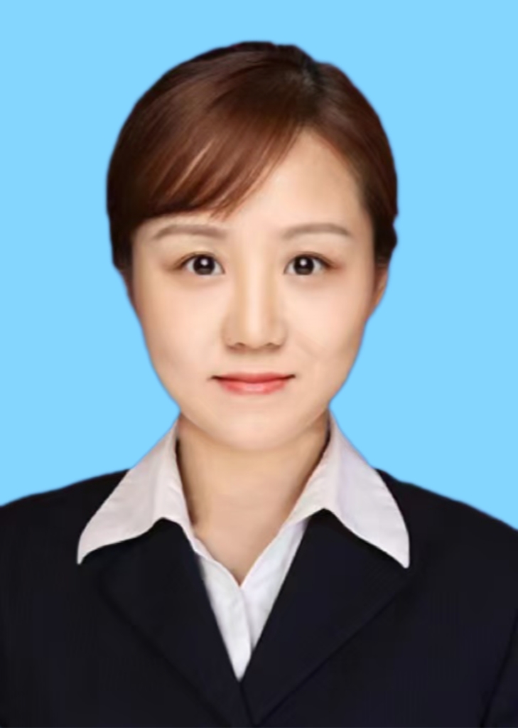 陈芳.jpg