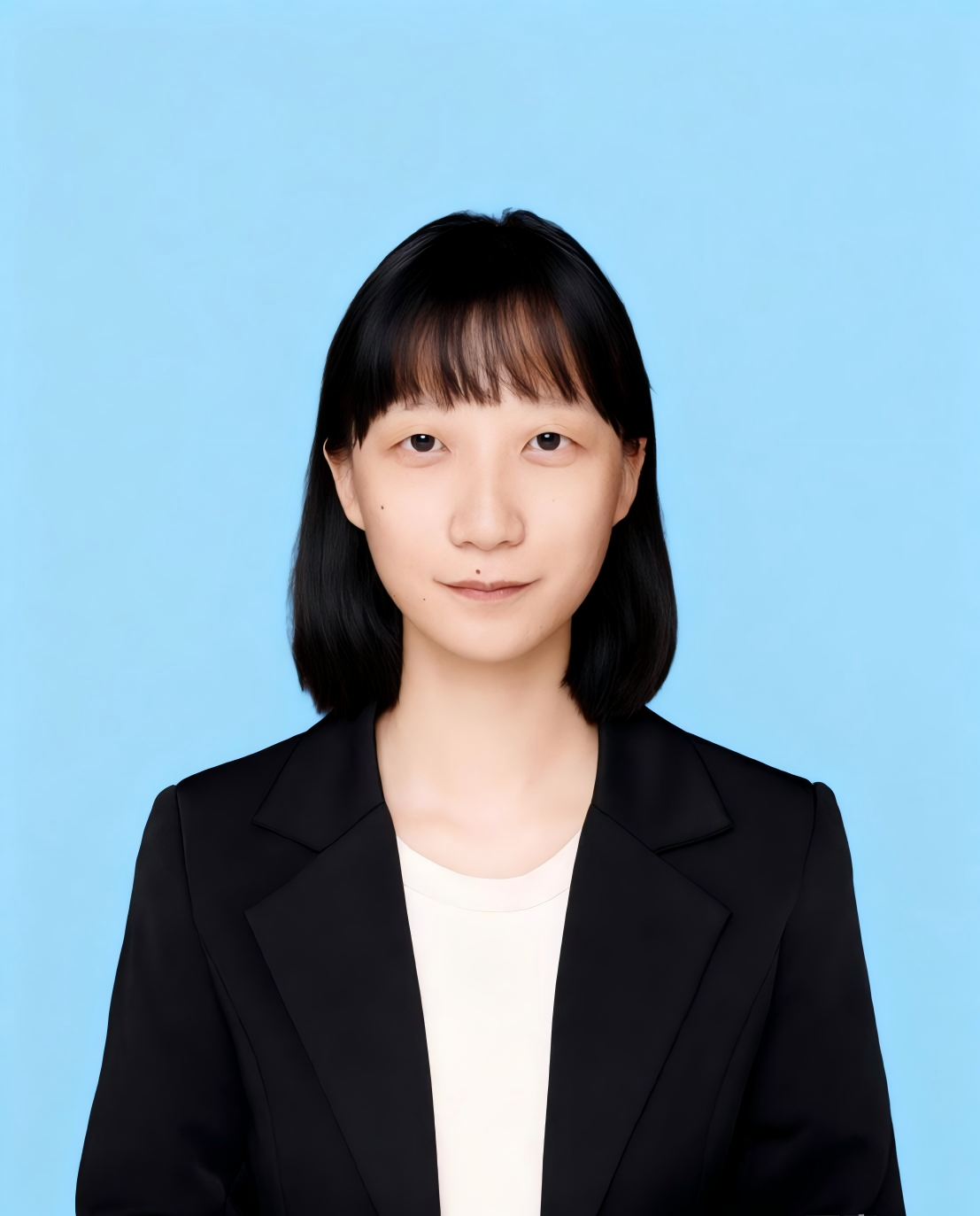 胡悦.png