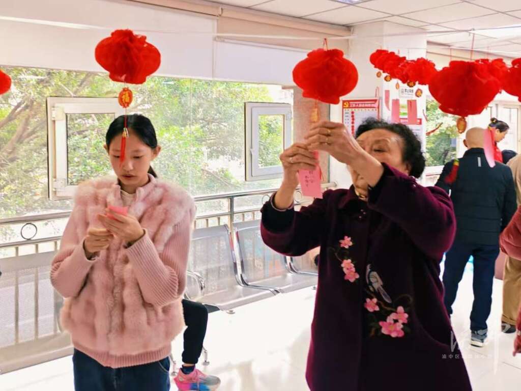 国际村社区:弘扬雷锋精神 情暖元宵佳节2.jpg